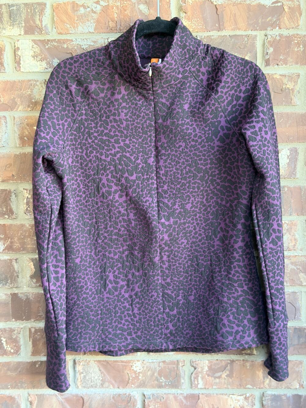 Lucy Activewear Womenβs Medium Purple Leopard Print Half Zip Pullover Top